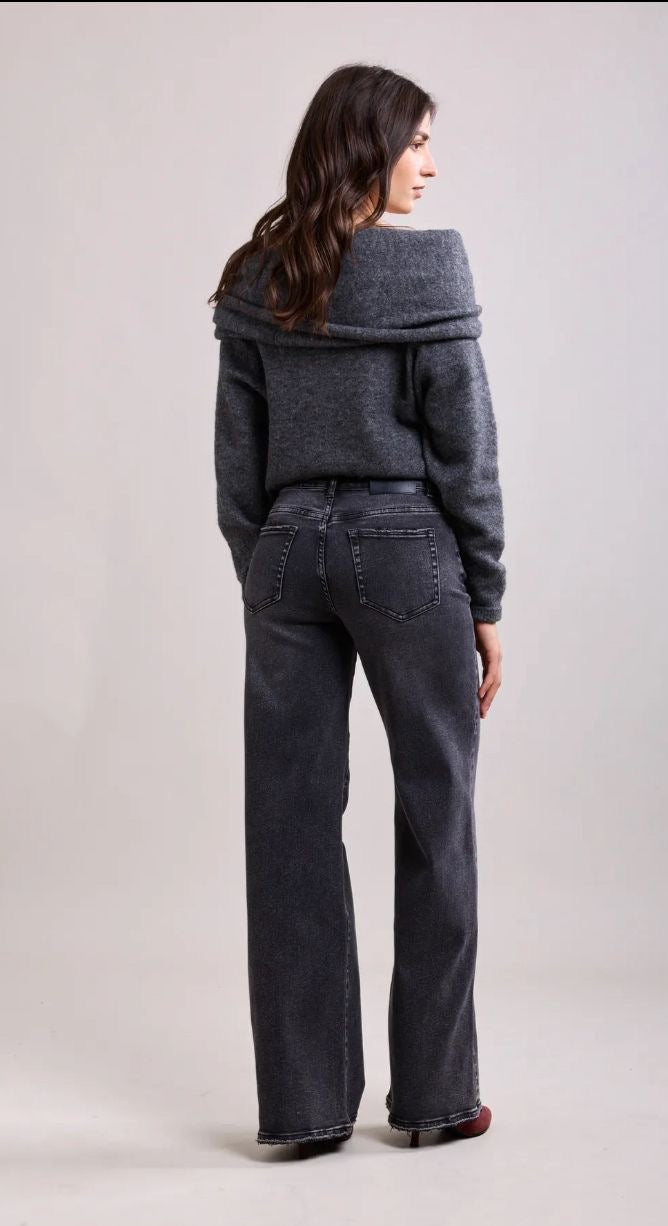 BLACK WIDE LEG JEANS