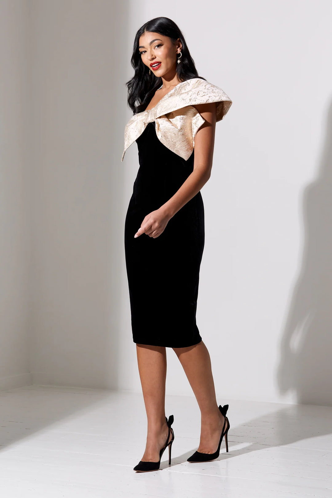 Raphelite Velvet Bow Dress