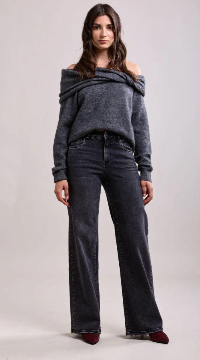 BLACK WIDE LEG JEANS