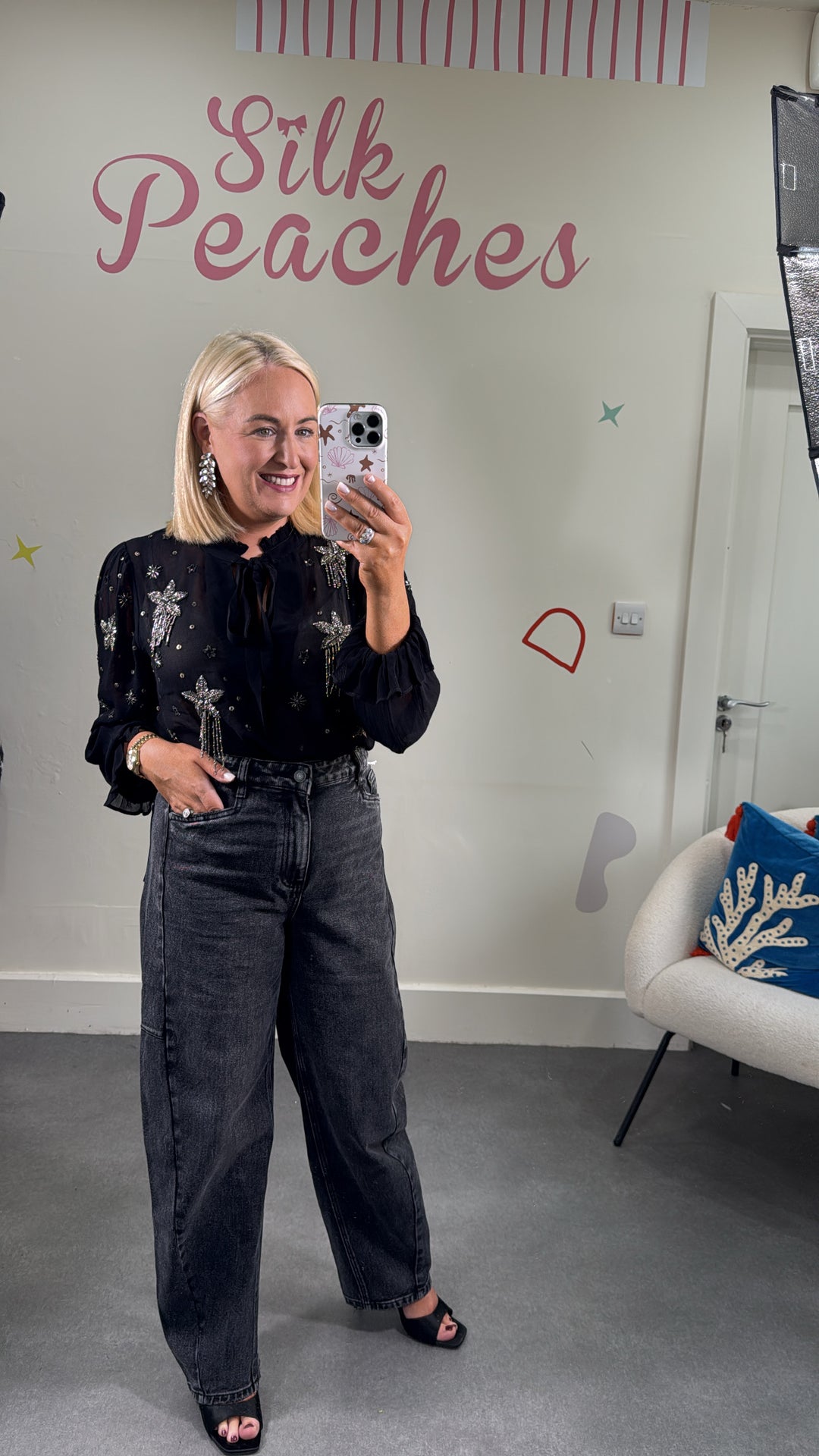 Rose Black Barrel Jeans