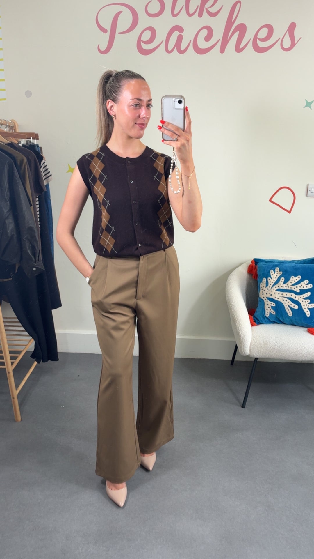 Aniane Brown Sleveless Cardigan