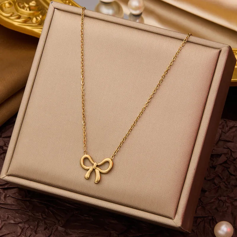 Bow Necklace