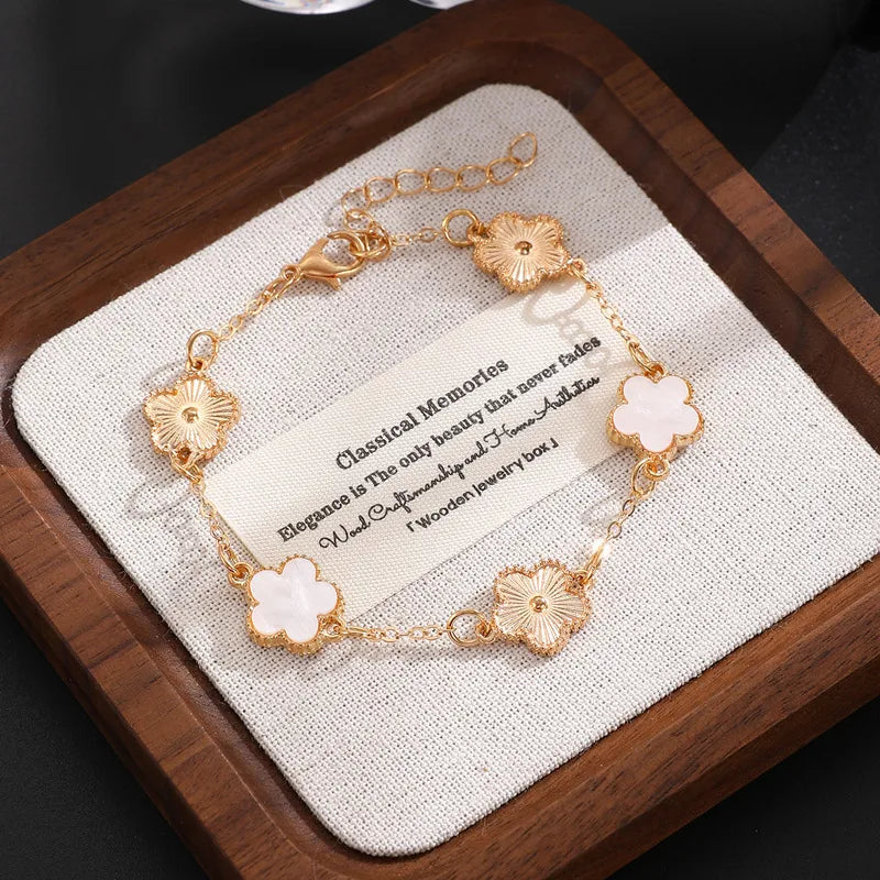 White &amp; Gold Clover Bracelet