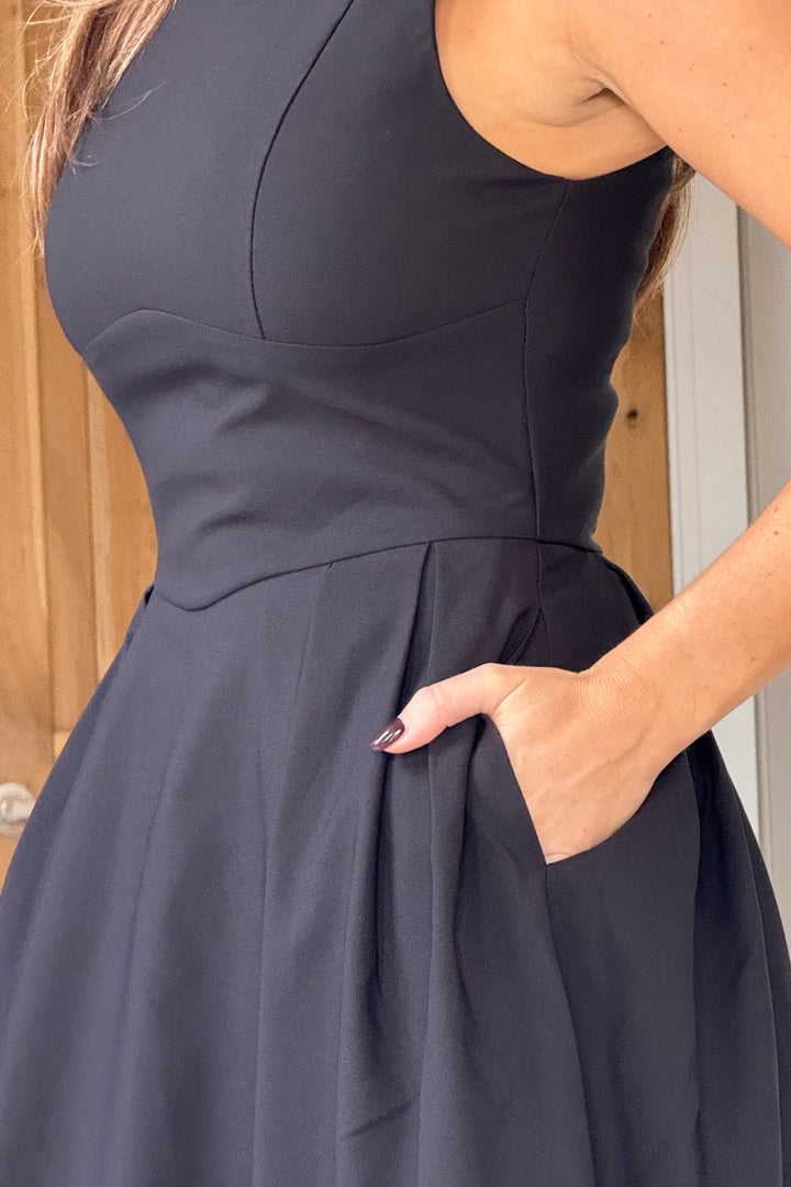 Nesta Boat Neck Dress Black