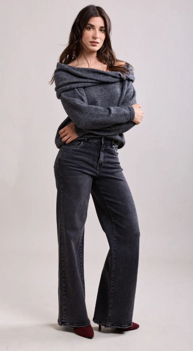 BLACK WIDE LEG JEANS